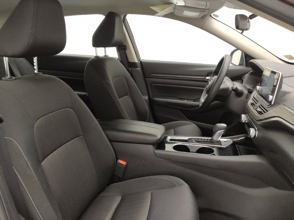 Used 2024 Nissan Altima 2.5 SV image 21