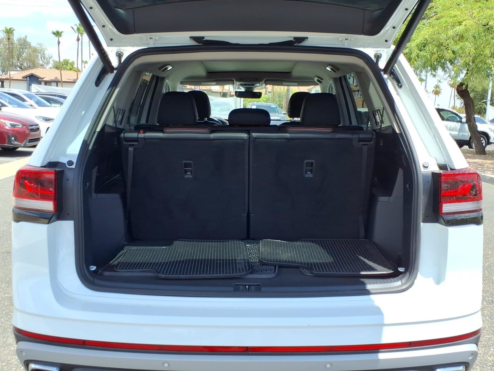 Certified 2025 Volkswagen Atlas Peak Edition SE AWD/4WD image 18