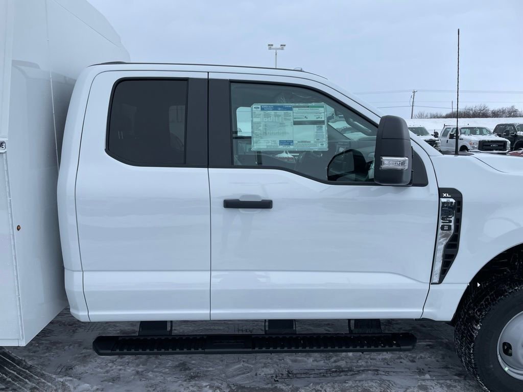 New 2026 Ford F350 XL w/ XL Chrome Package image 27