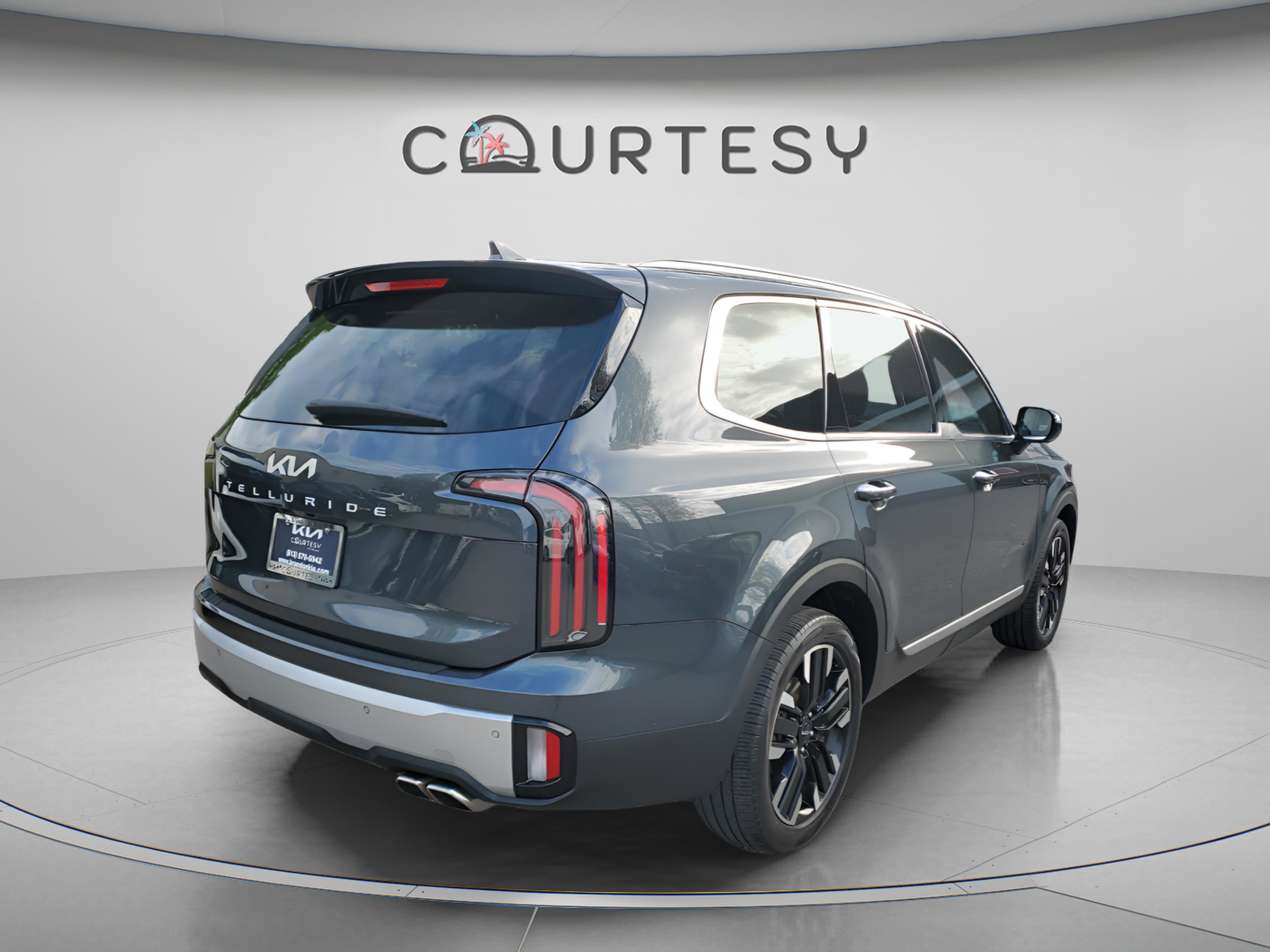 Certified 2023 Kia Telluride SX image 3