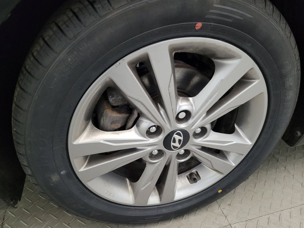 Used 2018 Hyundai Elantra SEL w/ Cargo Package FWD image 31