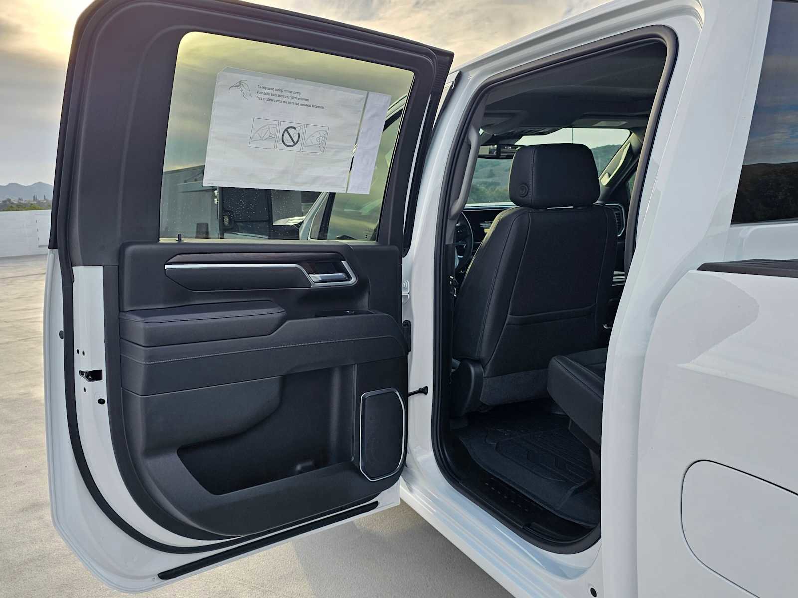 New 2026 GMC Sierra 2500 SLT w/ SLT Convenience Package image 18
