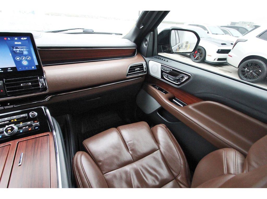 Used 2022 Lincoln Navigator L Reserve image 10