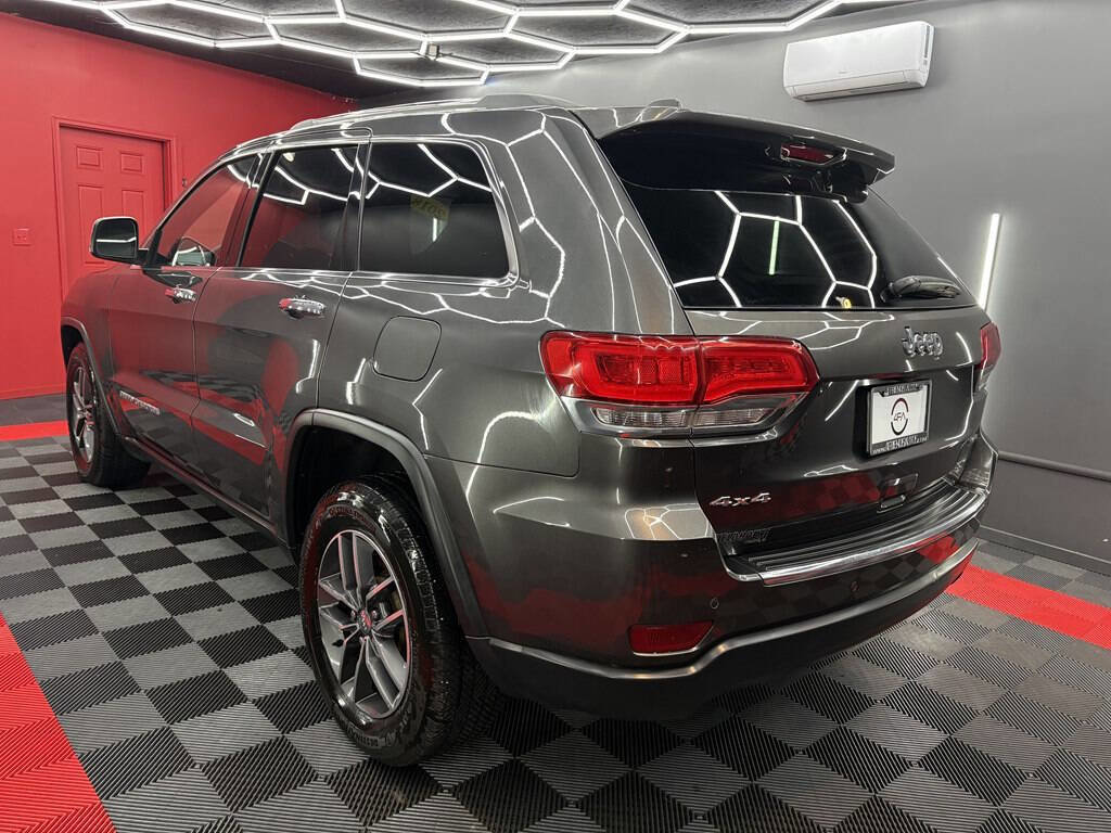 Used 2018 Jeep Grand Cherokee Limited w/ Luxury Group II image 6