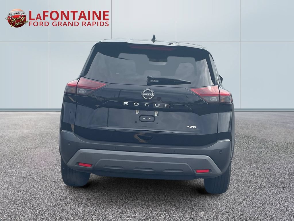 Used 2023 Nissan Rogue S AWD/4WD image 6