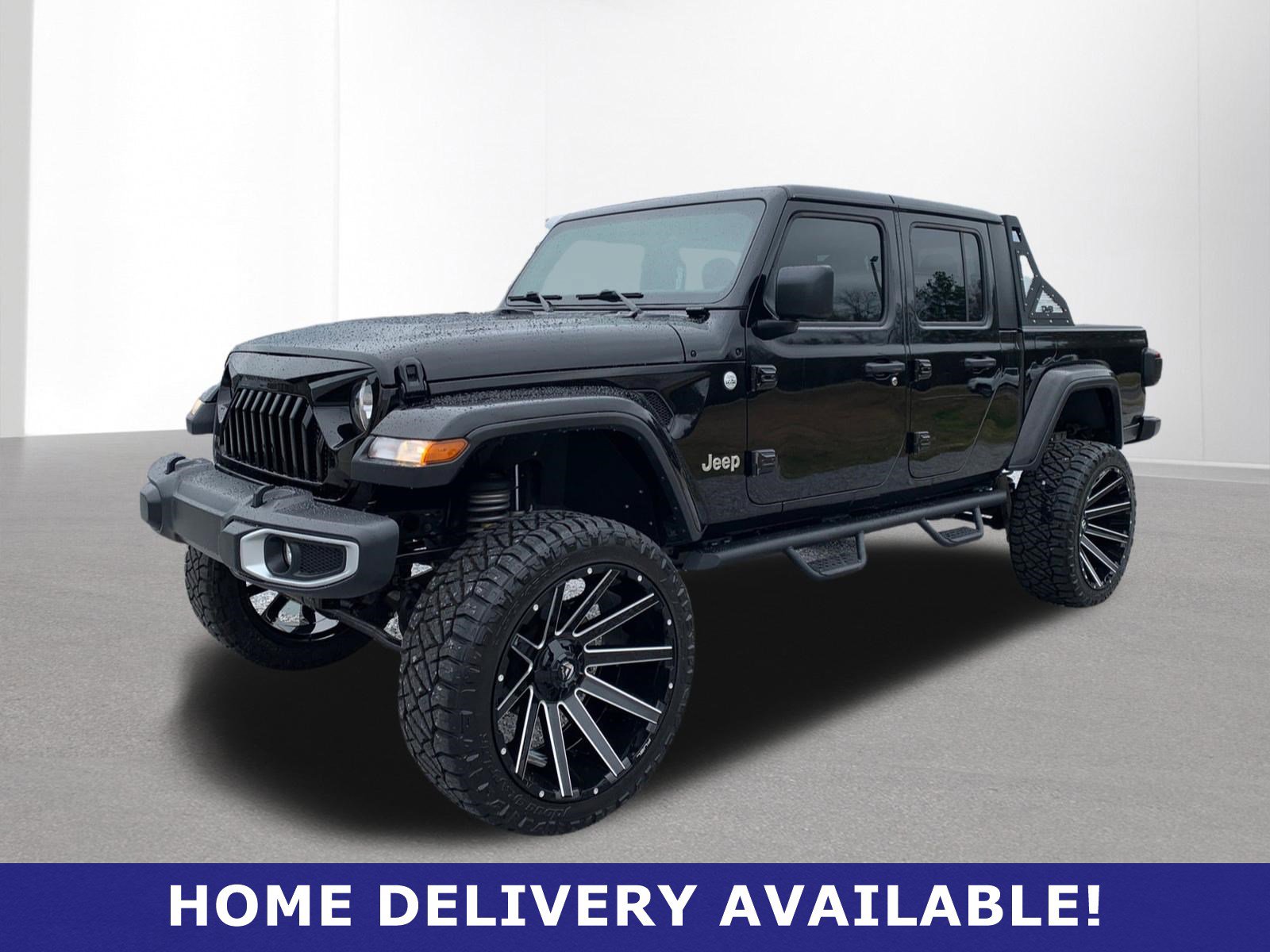 Used 2020 Jeep Gladiator Overland image 3