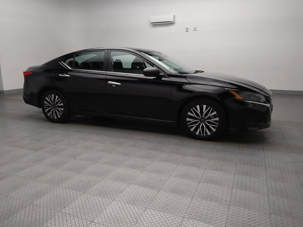 Used 2024 Nissan Altima 2.5 SV image 11