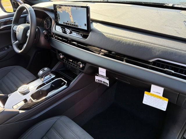 New 2026 Mitsubishi Outlander LE FWD image 9