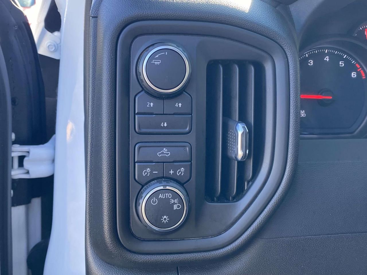 Used 2023 Chevrolet Silverado 2500 Custom w/ Custom Convenience Package image 17