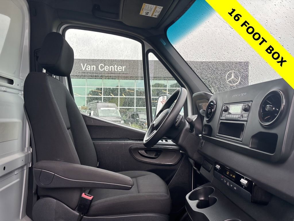 Used 2021 Freightliner Sprinter 3500 image 40