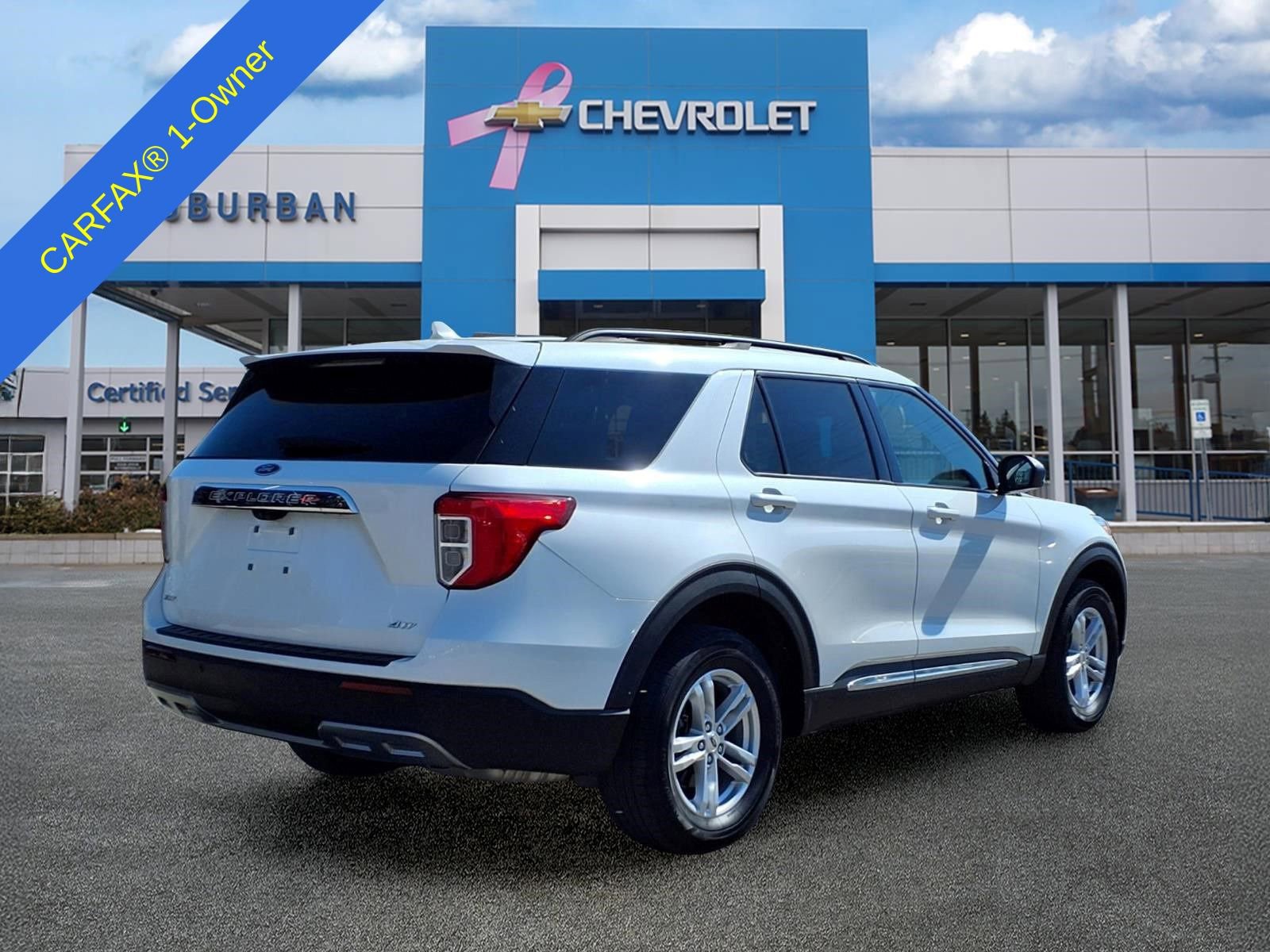 Used 2023 Ford Explorer XLT w/ Equipment Group 202A AWD/4WD image 6