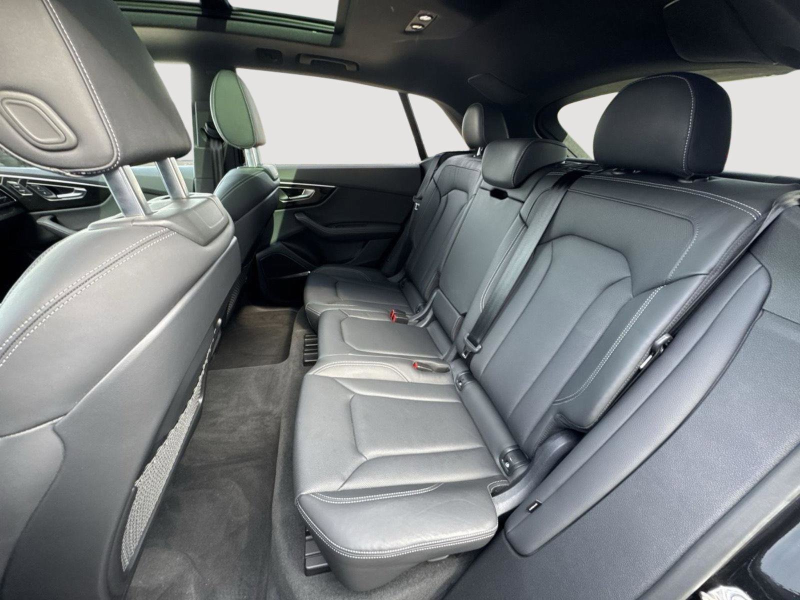 Certified 2025 Audi Q8 Prestige w/ Prestige Package AWD/4WD image 23