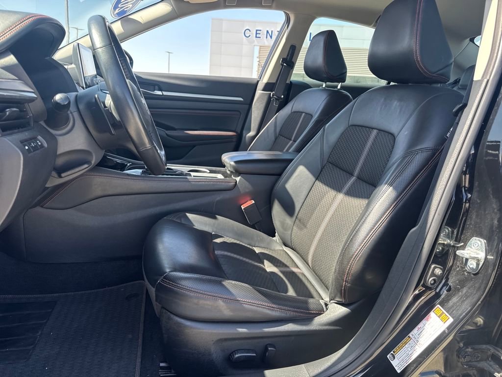 Used 2023 Nissan Altima 2.5 SR FWD image 13