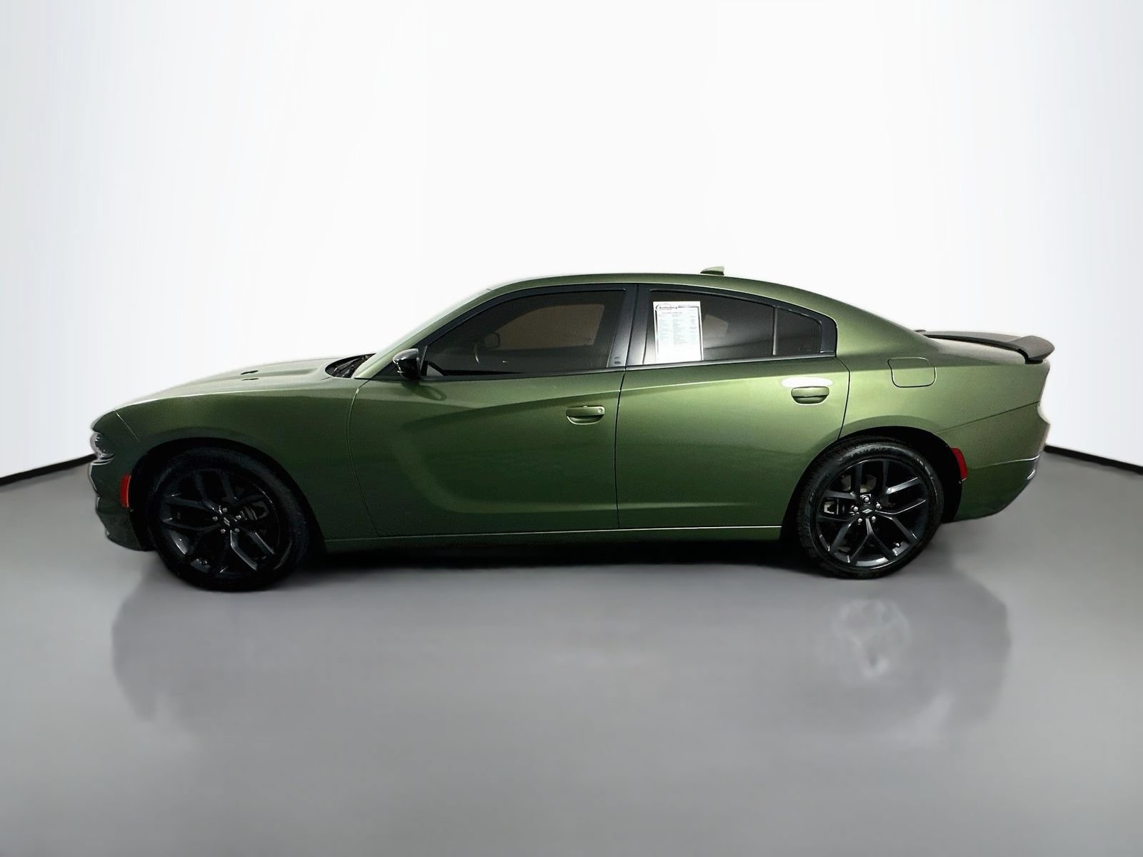 Used 2023 Dodge Charger SXT w/ Blacktop Package RWD image 4