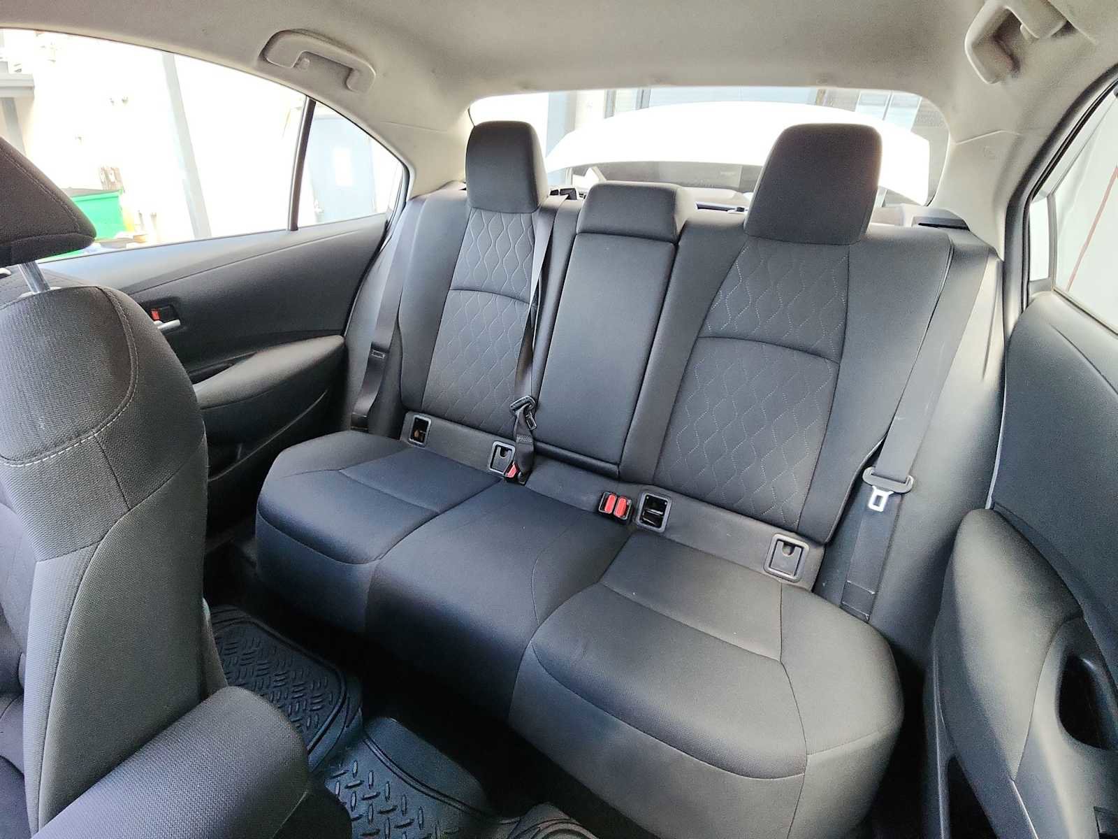 Used 2020 Toyota Corolla LE image 22