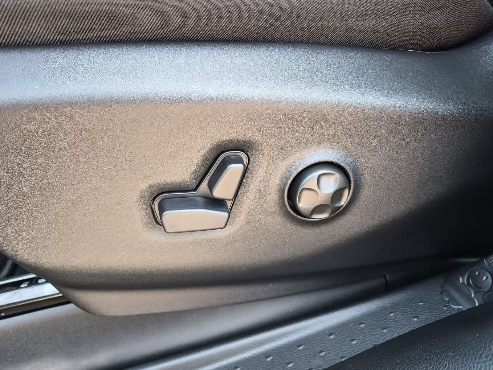 New 2027 Chrysler Pacifica LX FWD image 16