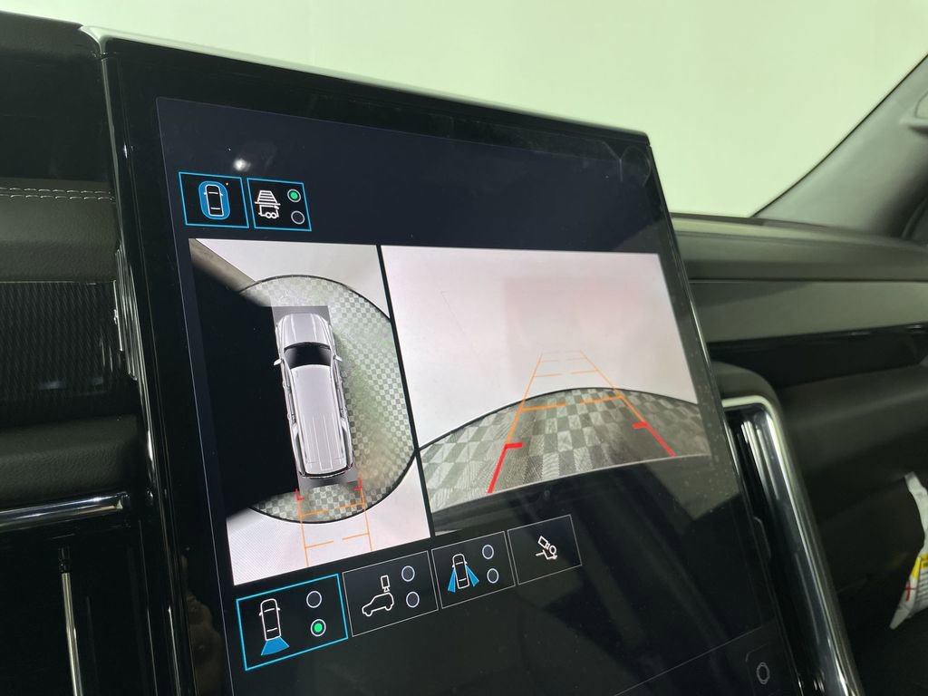 Used 2025 GMC Yukon XL Elevation image 14