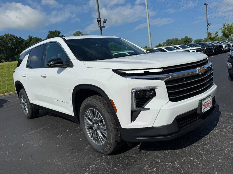 New 2026 Chevrolet Traverse LT AWD/4WD image 2