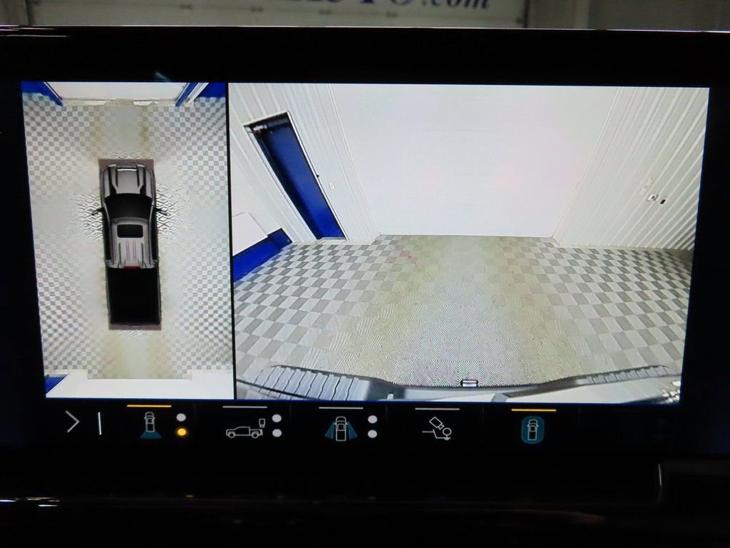 Used 2024 Chevrolet Silverado 2500 ZR2 w/ Technology Package image 19