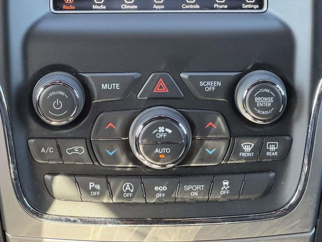 Used 2021 Jeep Grand Cherokee Laredo w/ Security & Convenience Group AWD/4WD image 18