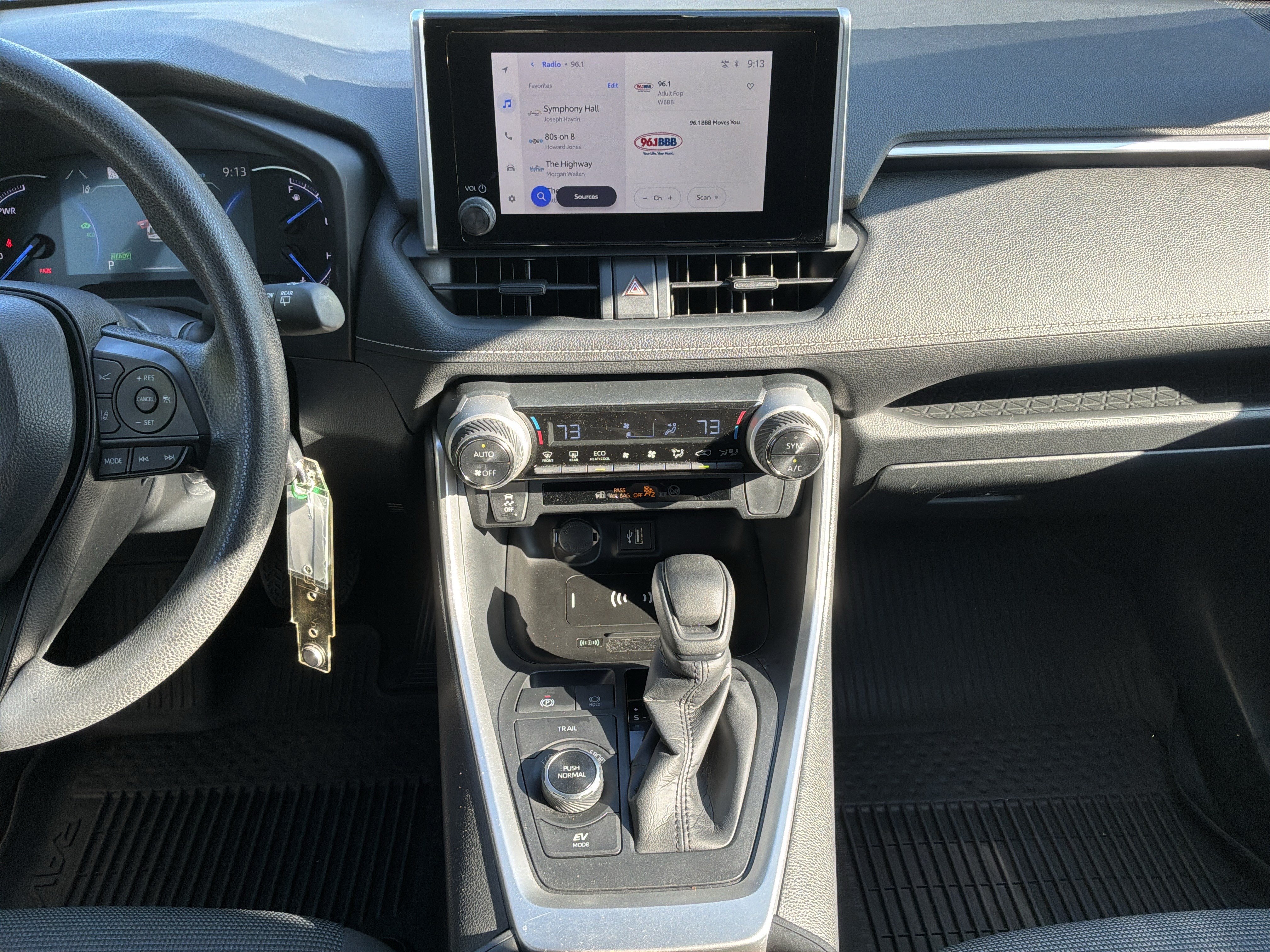 Used 2025 Toyota RAV4 LE AWD/4WD image 29