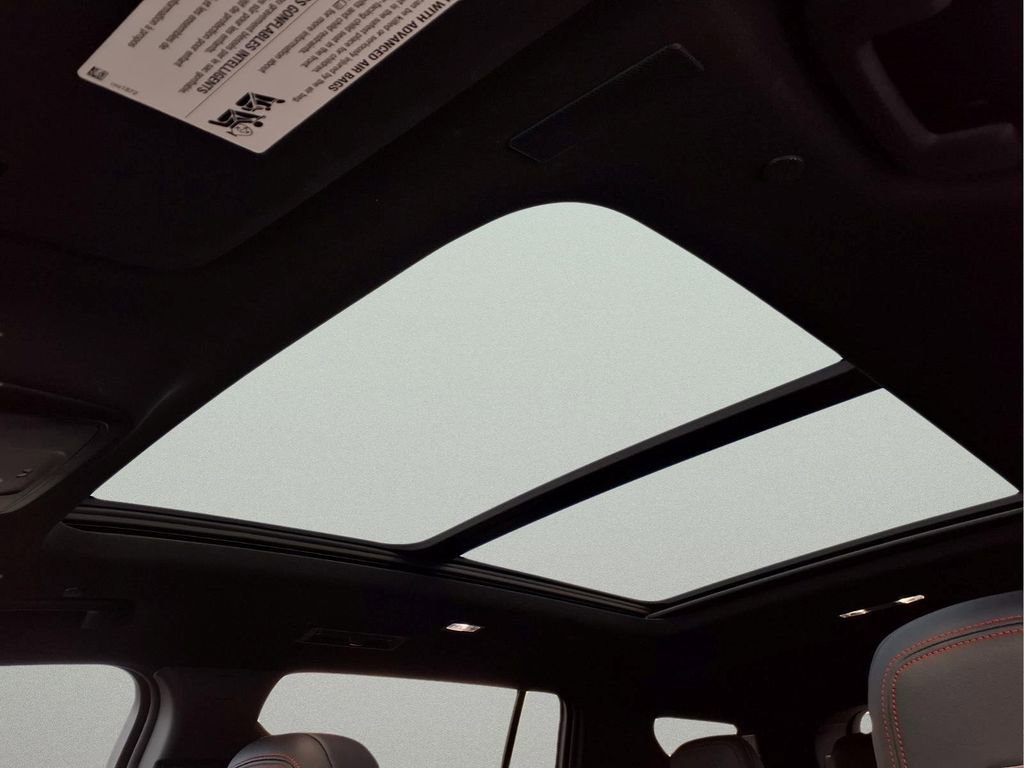 Used 2026 Chevrolet Traverse Z71 w/ Enhanced Driving Package AWD/4WD image 18