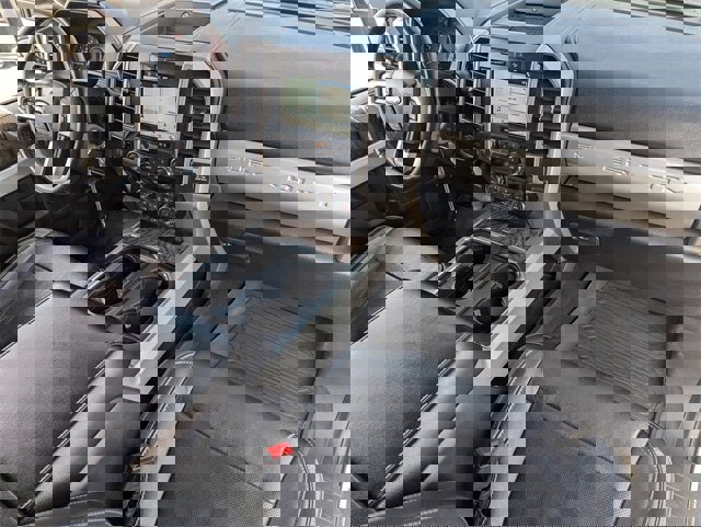 Used 2019 Ford F350 Lariat image 13