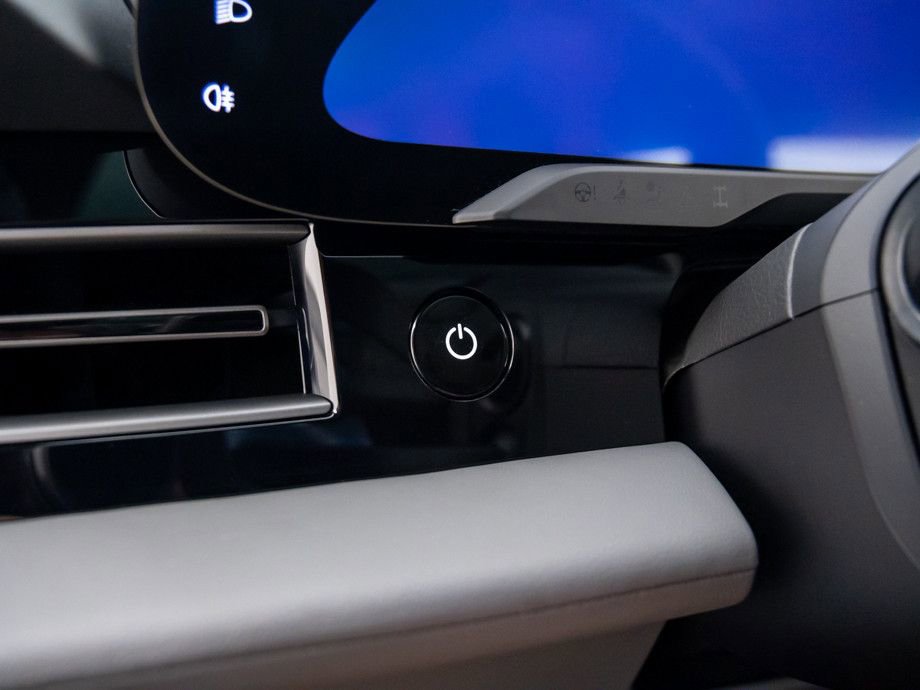 Used 2021 Porsche Taycan Turbo image 19