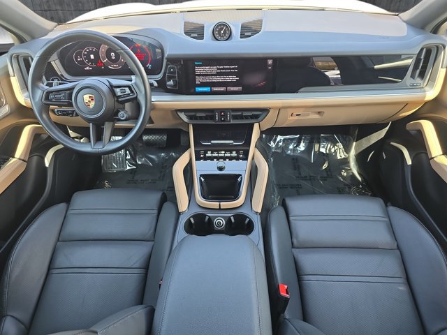 Used 2024 Porsche Cayenne Coupe AWD/4WD image 9