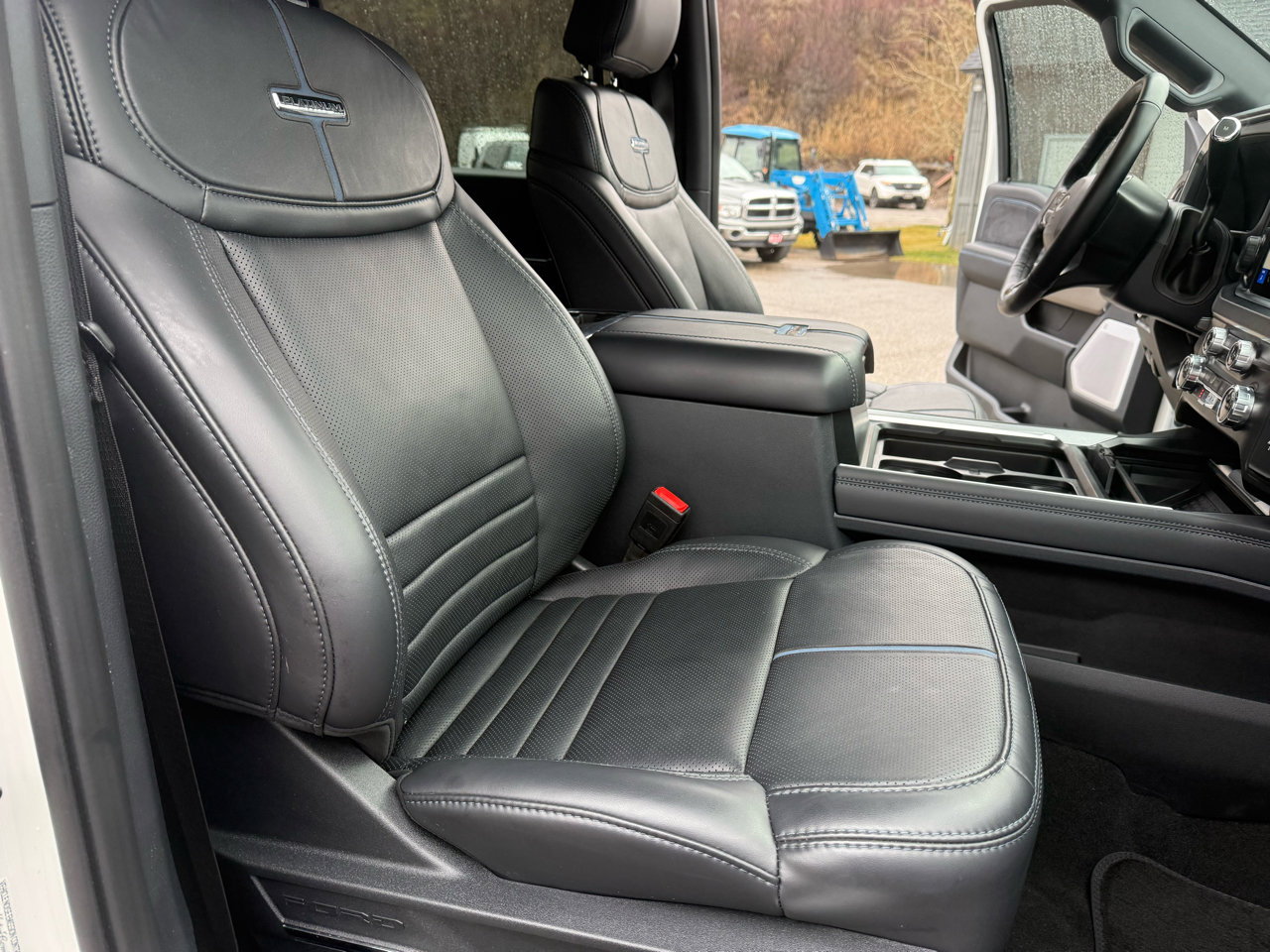 Used 2025 Ford F250 Platinum image 19