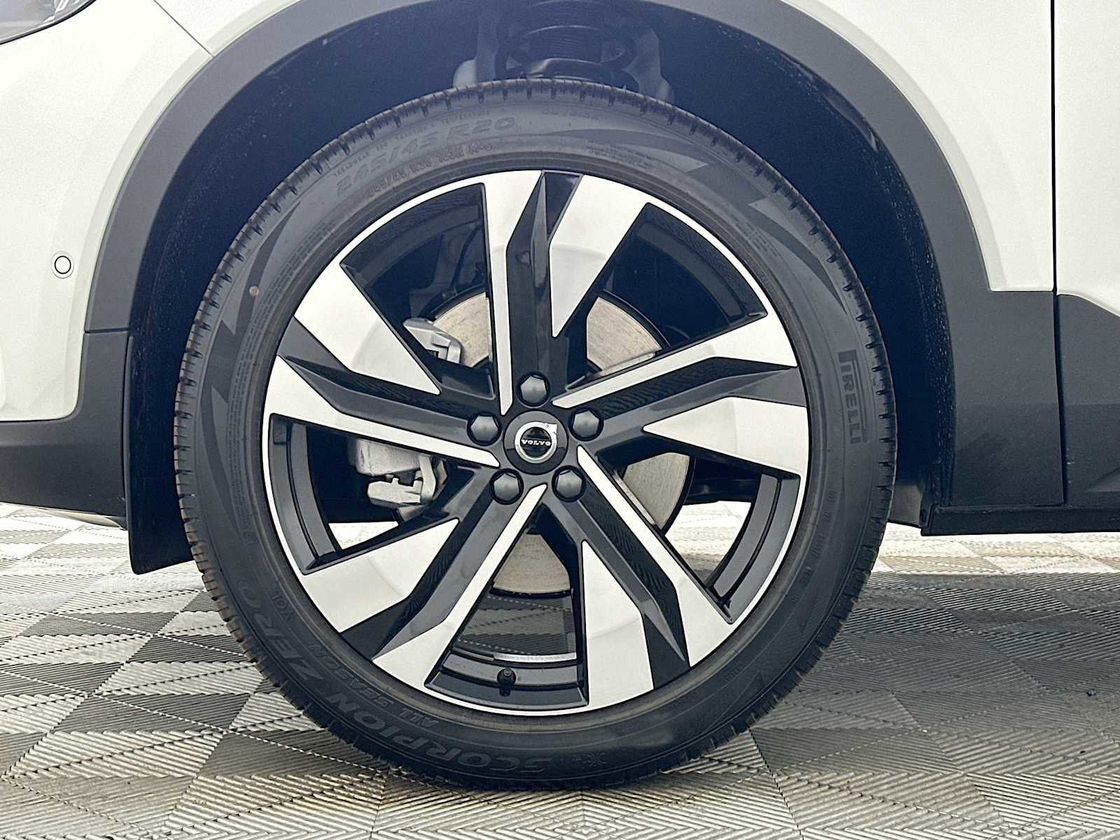 New 2026 Volvo XC40 B5 Ultra w/ Climate Package image 30