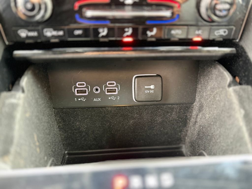 Used 2022 Jeep Grand Cherokee L Limited image 26