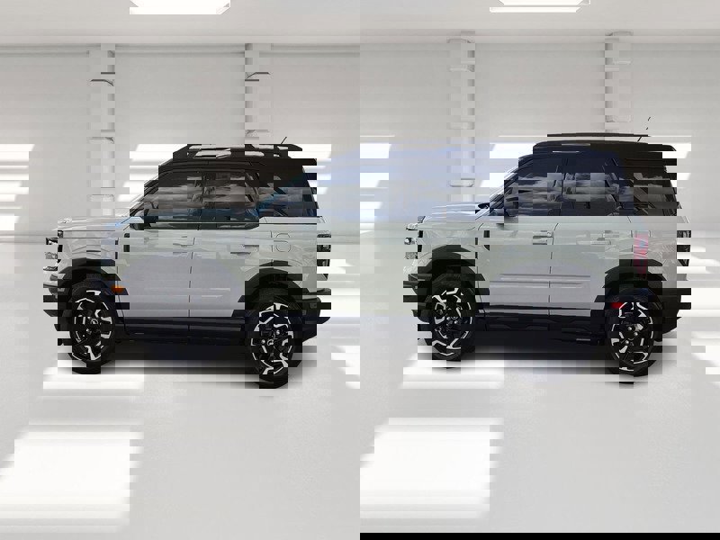 Used 2024 Ford Bronco Sport Outer Banks image 2