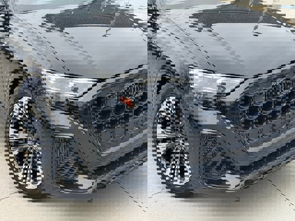 New 2026 Audi Q8 Premium Plus image 6