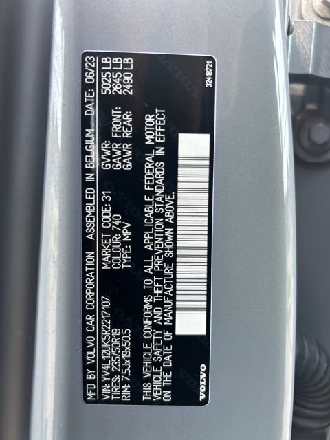 Used 2024 Volvo XC40 B5 Core AWD/4WD image 29
