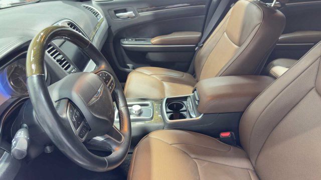 Used 2018 Chrysler 300 Limited w/ Safetytec Plus Group RWD image 23