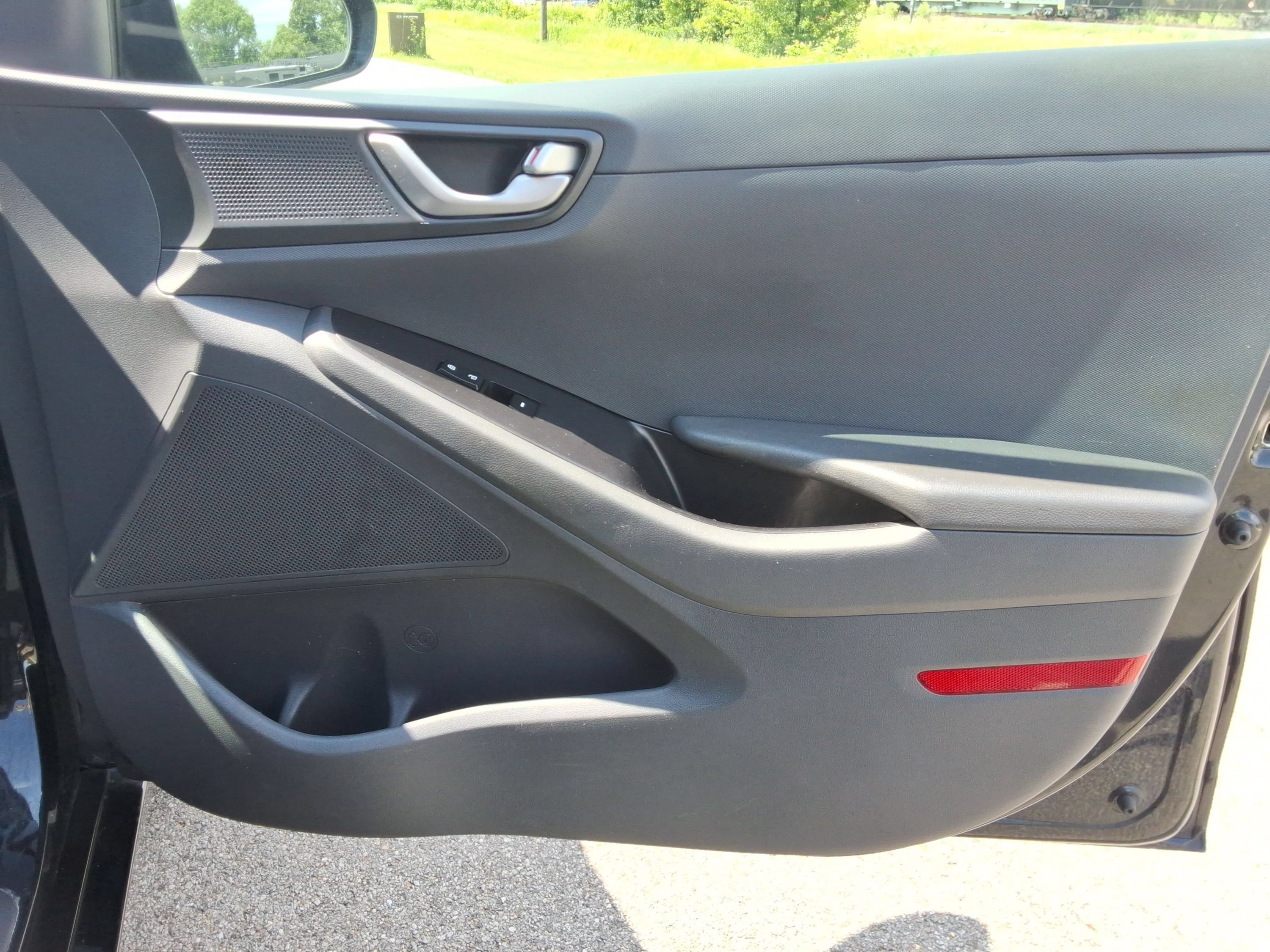 Used 2019 Hyundai Ioniq Blue FWD image 25
