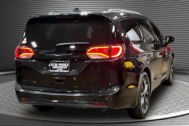 Used 2020 Chrysler Pacifica Touring-L Plus w/ S Appearance Package FWD image 6