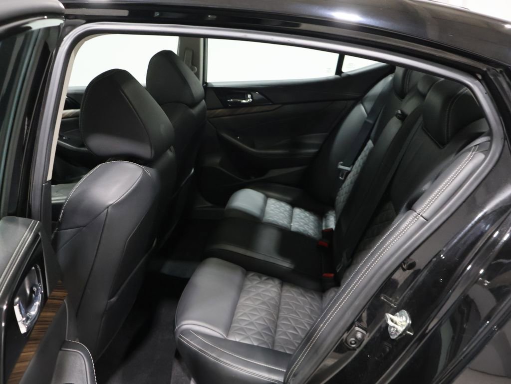 Used 2016 Nissan Maxima Platinum image 19