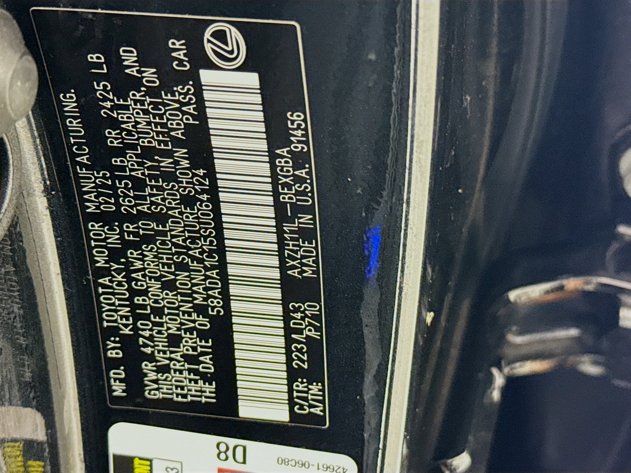 Used 2025 Lexus ES 300h w/ Premium Package image 31