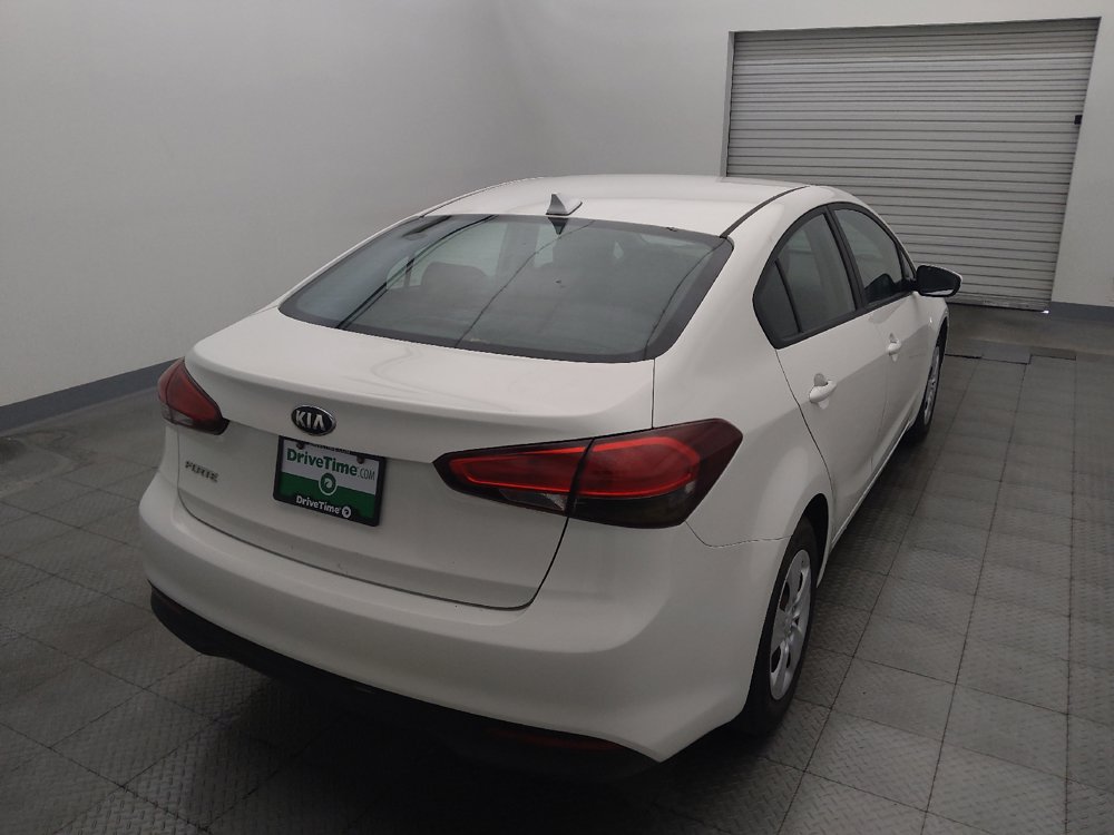 Used 2017 Kia Forte LX FWD image 7