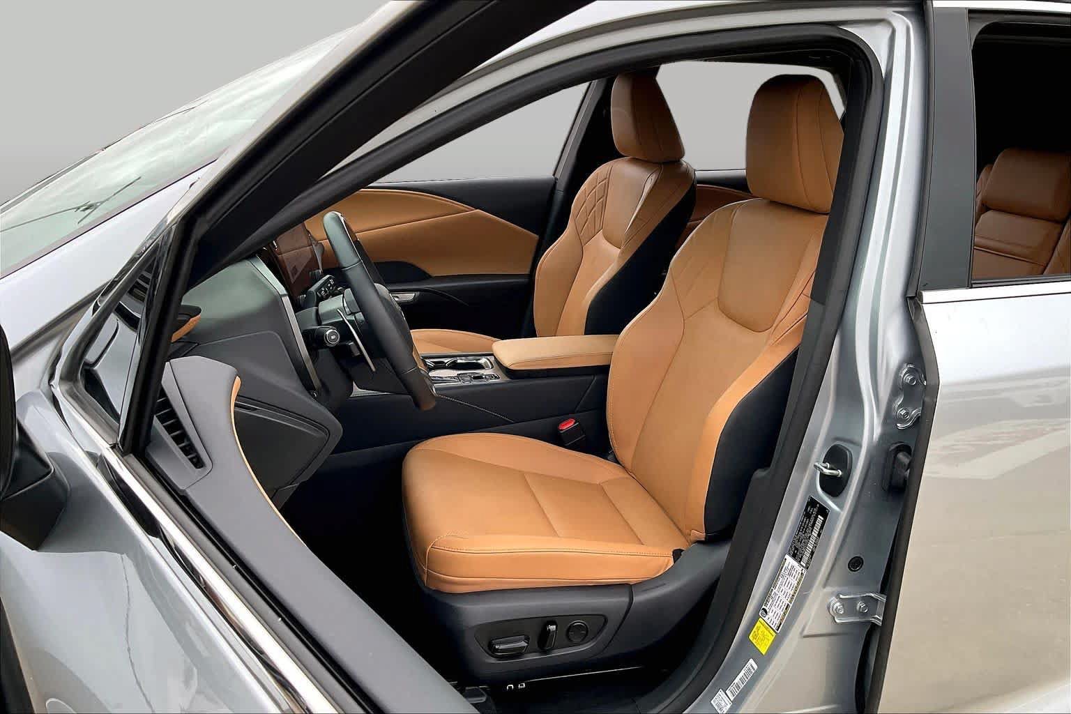 Used 2024 Lexus RX 350 Premium w/ Accessory Package (Z1) FWD image 7