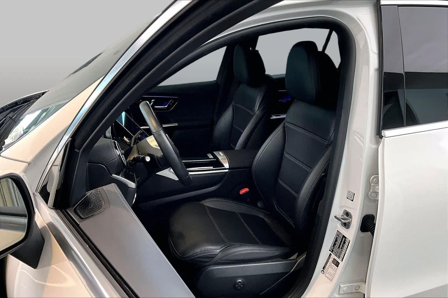 Used 2024 Mercedes-Benz GLC 300 4MATIC image 8