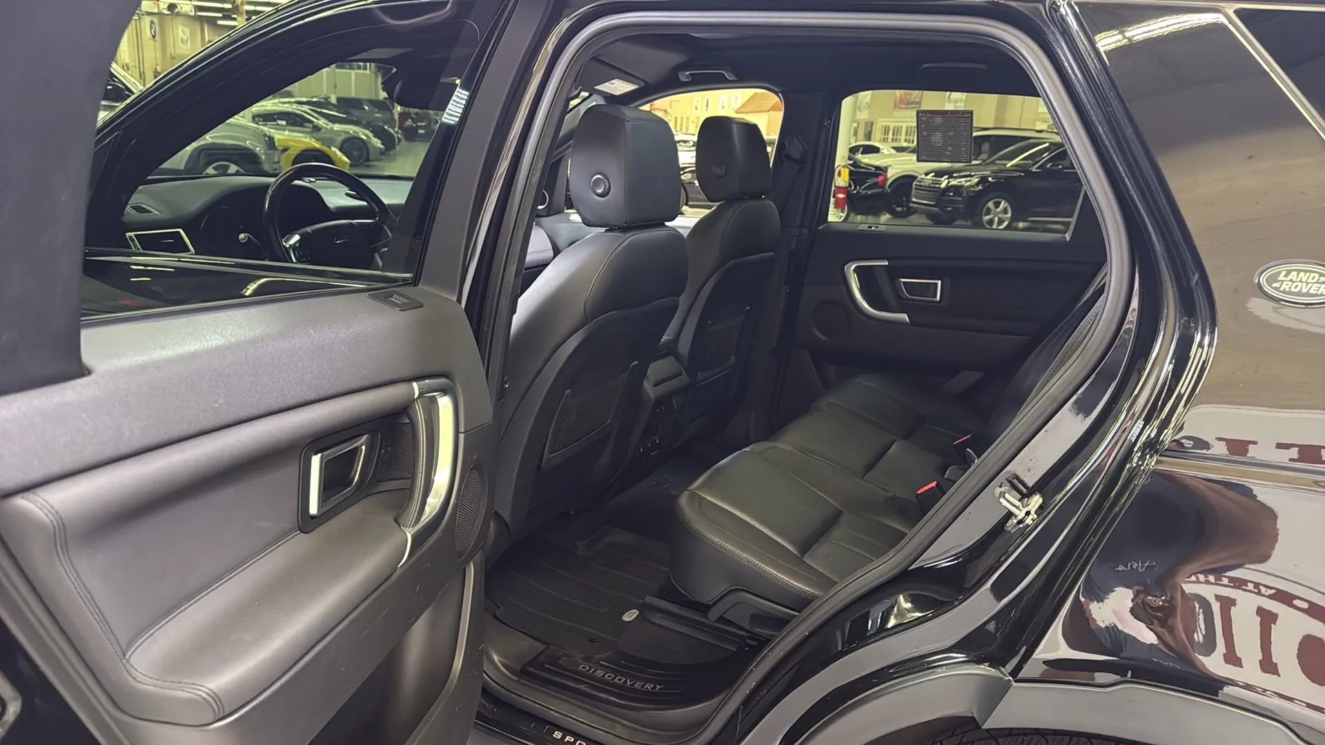 Used 2016 Land Rover Discovery Sport HSE image 21