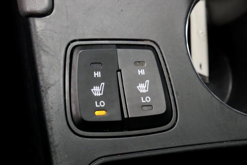 Used 2013 Hyundai Sonata Hybrid image 3