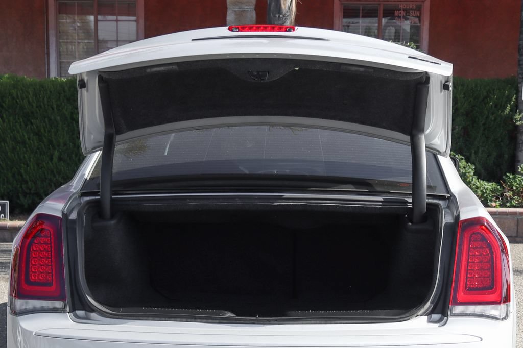 Used 2023 Chrysler 300 Touring w/ Sport Appearance Package RWD image 8