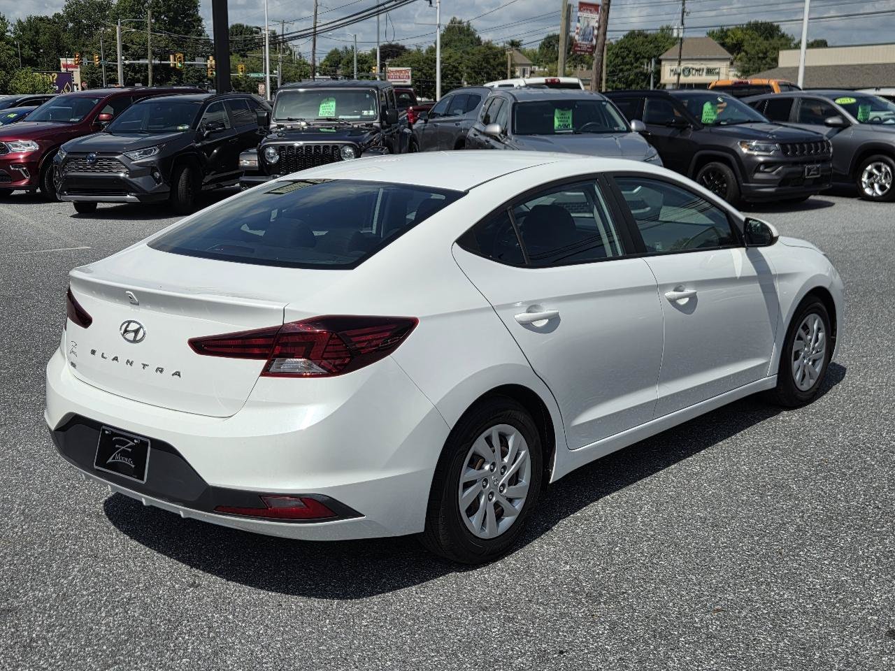 Used 2020 Hyundai Elantra SE w/ Cargo Package (C1) FWD image 8