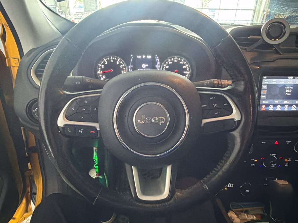 Used 2018 Jeep Renegade Latitude w/ Cold Weather Group AWD/4WD image 6