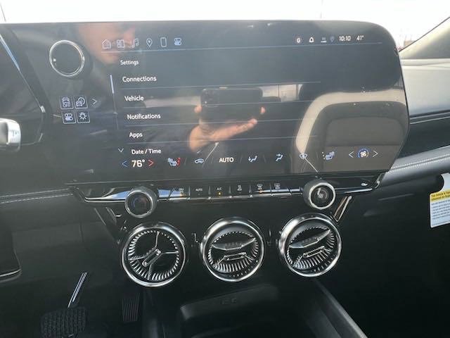 New 2025 Chevrolet Blazer EV LT image 13