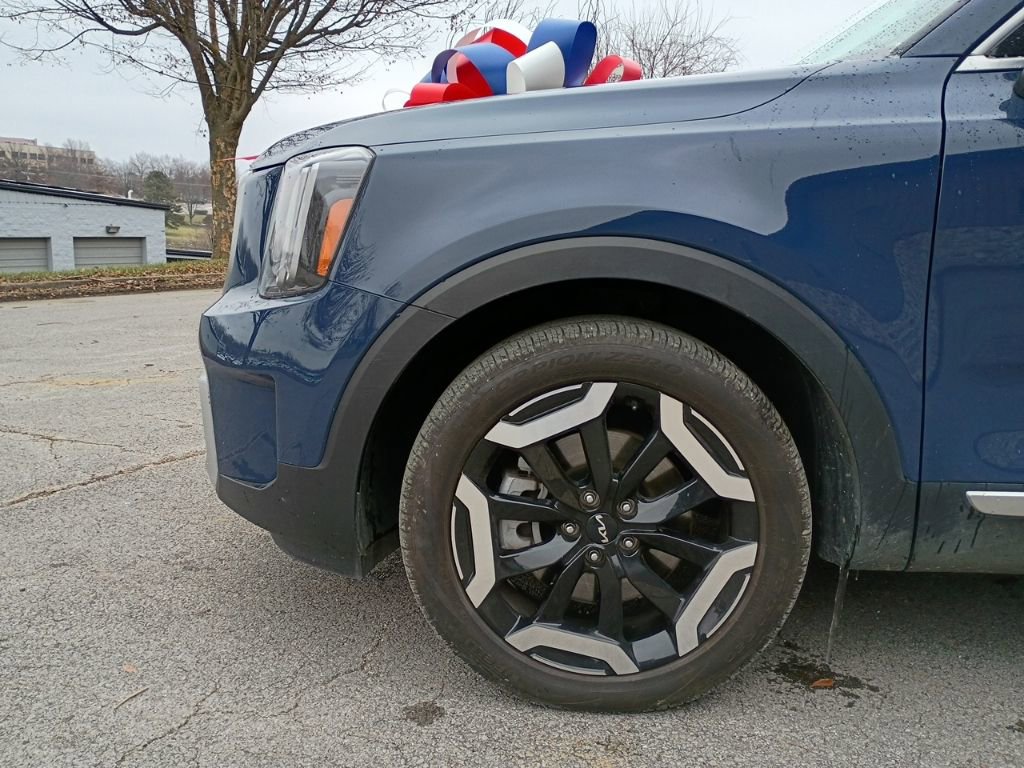 Used 2024 Kia Telluride S w/ S Sunroof Package image 9